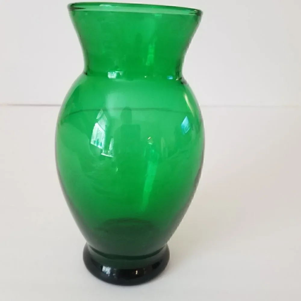 Vintage Anchor hocking green vase